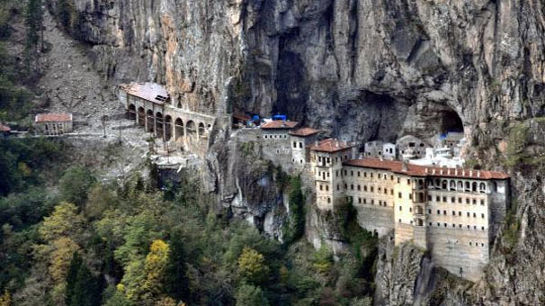 Afierwma Sthn Panagia Soymela The President