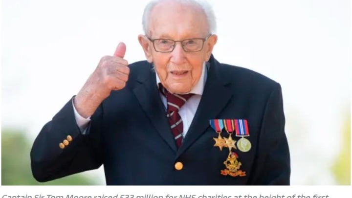 Οι Βρετανοί χειροκρότησαν τον "Κάπτεν Τομ", τον ήρωά τους που πέθανε σε ηλικία 100 ετών