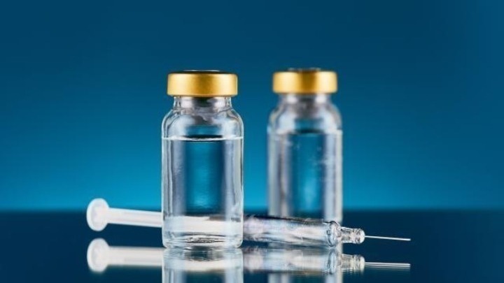 Οι Αρχές των ΗΠΑ ζητούν την αναστολή χορήγησης του εμβολίου της Johnson & Johnson