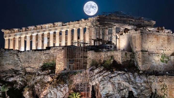 Πράσινο φως από το ΚΑΣ στον Οίκο Dior για φωτογράφιση στην Ακρόπολη