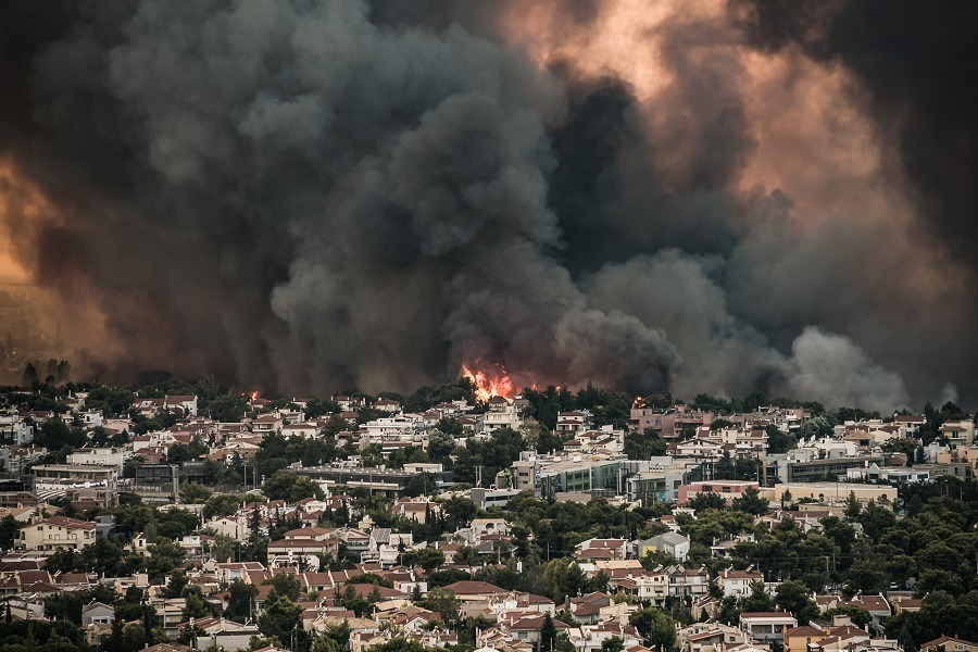 Εκκενώνονται οι Θρακομακεδόνες. Έκλεισε πάλι η εθνική οδός Αθηνών-Λαμίας