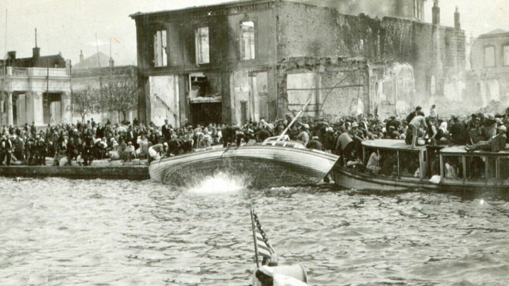 Στη Σμύρνη χωρίς τους Ελληνες, 100 χρόνια μετά -Γράφει η Αγγελική Κώττη