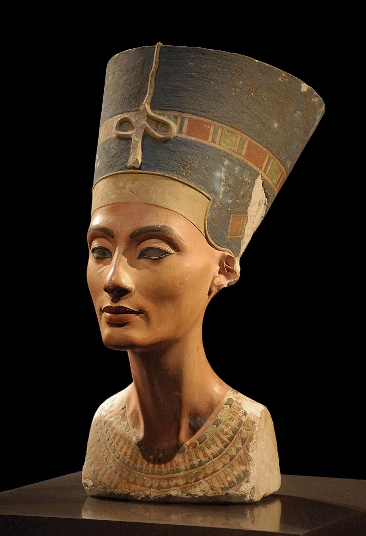 Νεφερτίτη: Η καλλονή βασίλισσα της Αιγύπτου, αγαπούσε τις ρυτίδες της - Γράφει η Αγγελική Κώττη