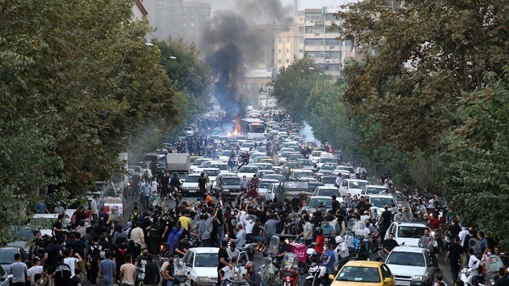 Ιράν: Απειλεί με επέμβαση ο στρατός για την καταστολή των διαδηλώσεων. Στους 36 οι νεκροί