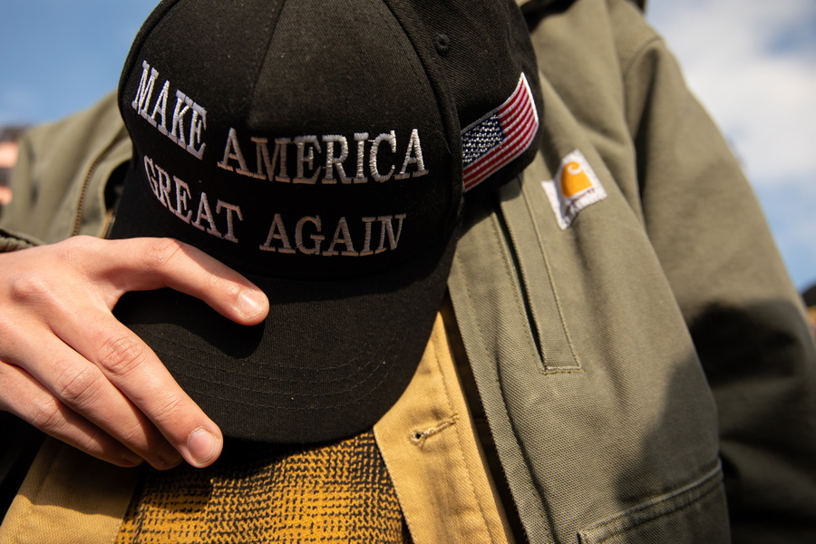 Οι εσωτερικές διαμάχες στο κίνημα MAGA και η σκιά τους στην Πολιτική της κυβέρνησης Τραμπ - Γράφει ο Δημήτρης Απόκης