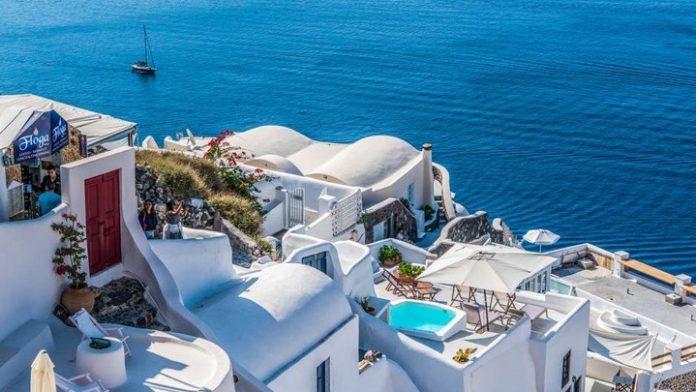 Santorini_thepresident