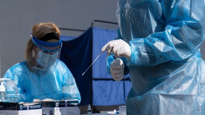 Κορωνοϊός: Στα 205 τα κρούσματα του μεταλλαγμένου ιού