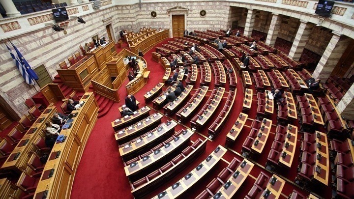 Βουλή: LIVE η συζήτηση των αρχηγών για την πανδημία